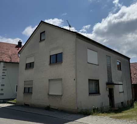 Zweifamilienhaus in zentraler Lage in Thierhaupten