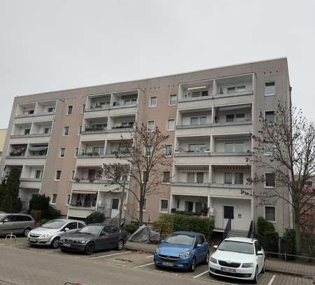 Erstbezug nach Sanierung mit EBK und Balkon: freundliche 2-Zimmer-Wohnung in Falkensee