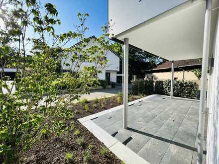 Erstbezug mit privatem Garten - Modernes Wohnen am Schlosspark, 2,5-Zimmer, Terrasse, EBK
