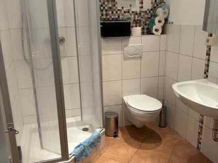 !Zwischenmiete! Freundliche 5-Zimmer-Wohnung mit Küche in Koblenz