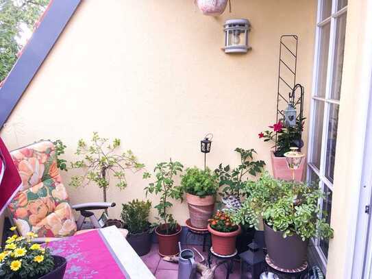 Sofort bezugsfrei: Schöne Dachgeschosswohnung mit Terrasse im beliebten Niederschönhausen