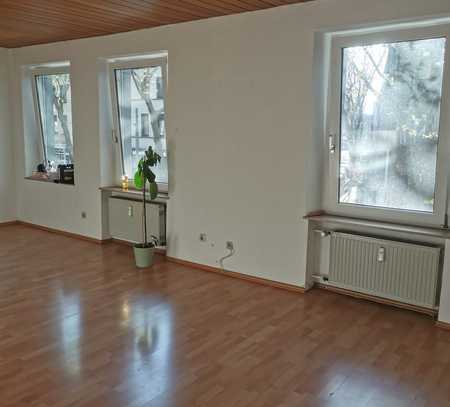 Schöne 2 Zimmer Wohnung mit großer Terrasse