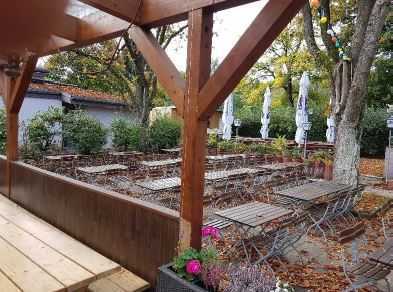 Vereins- und Speisegaststätte mit großzügigem Biergarten