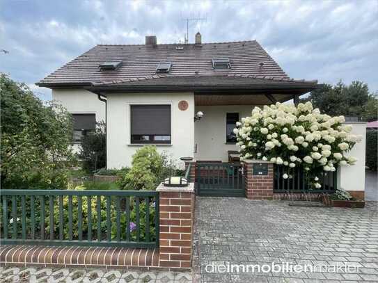 Einfamilienhaus mit Garten und Pool auf dem Land zu verkaufen - Einziehen und Wohlfühlen!