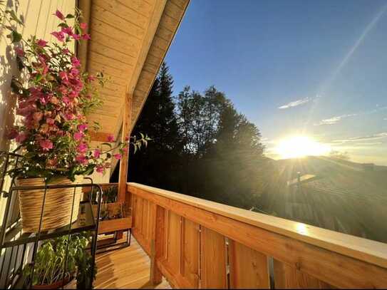 Sanierte 2-Raum-Wohnung mit Balkon und Einbauküche in Fischbachau