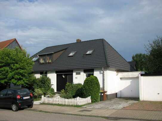 Großes Haus in Mülheim Speldorf mit 2 Wohnungen für 1.950,00 KM