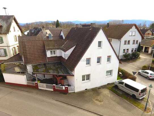 Großfamilien aufgepasst! Zweifamilienhaus mit 240 m² und 7 Zimmern + Ausbaureserven (Dach) in Bühl