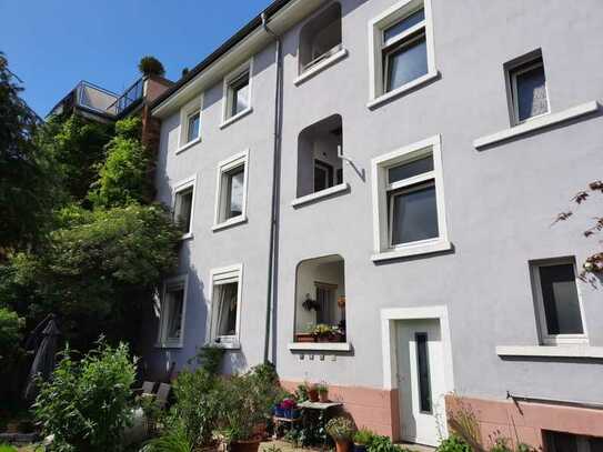 3 Zimmer-Altbauwohnung mit Balkon in der Innenstadt