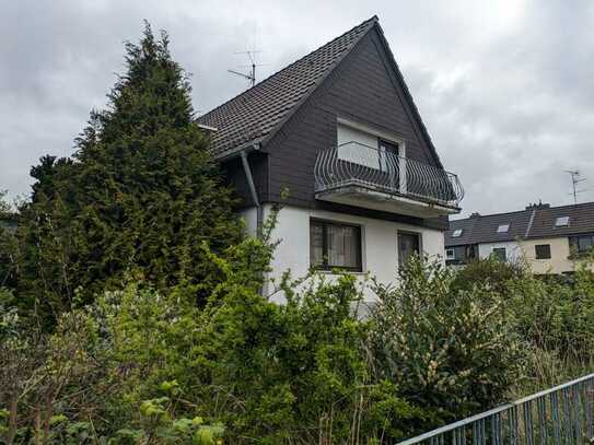 2 Sahnestücke ! Freundliches 6-Zimmer-Einfamilienhaus mit Extra-Baugrundstück in Bergisch Gladbach