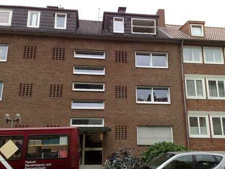 Schick und hell * Großzügiges Apartment mit Balkon in zentraler Lage
