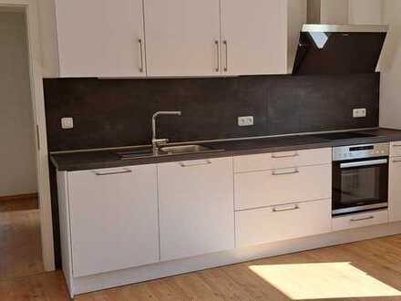 Schöne, helle, moderne, kernsanierte (Erstbezug) 3-Zimmer-Wohnung mit EBK in Eschwege