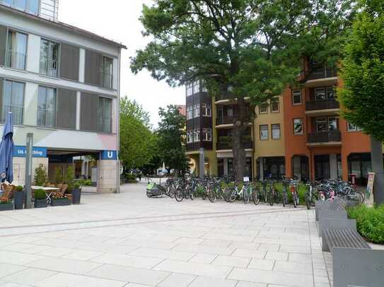 zentrale Ladeneinheit im EG (ca. 14 qm) mit Keller (75 qm) direkt an der U-Bahn