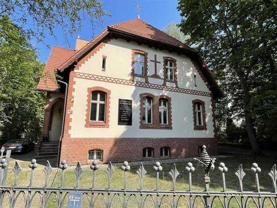 Historisches Pfarrhaus mitten im
Herzen Pankows!