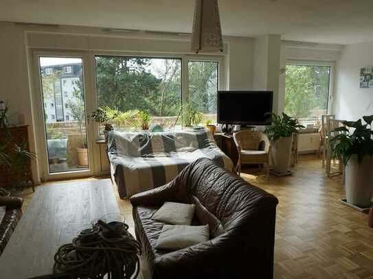 Stilvolle, gepflegte 2,5-Zimmer-Maisonette-Wohnung mit Balkon in Monheim am Rhein