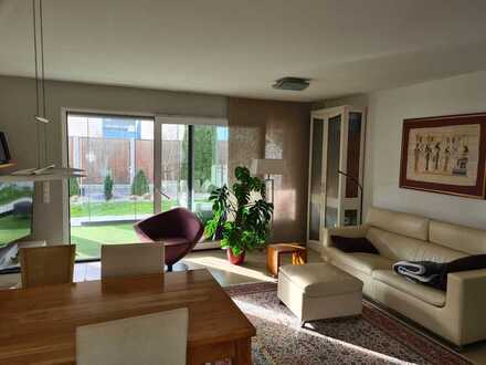 Möblierte 3-Zimmer-Wohnung mit Garten - Furnished apartment with garden