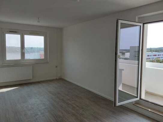 2 Zimmer mit Balkon, Dusche, neu saniert