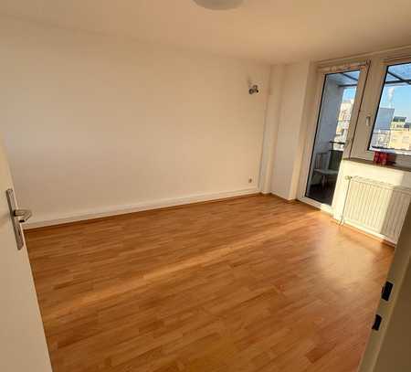 26qm Wohnung mit großer Dachterasse mit Blick über Ludwigshafen