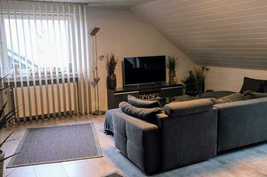 Freundliche und modernisierte 3-Raum-DG-Wohnung mit gehobener Innenausstattung mit Balkon in Dorsten