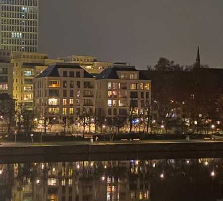Möblierte Wohnung Deluxe in Altstadt mit Mainblick in Frankfurt am Main