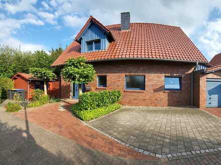 Einfamilienhaus mit Garage - exklusives, freistehendes Architektenhaus – Provisionsfrei