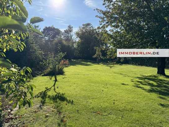 IMMOBERLIN.DE - Exquisite Landhausvilla mit weitläufigem Südwestgarten