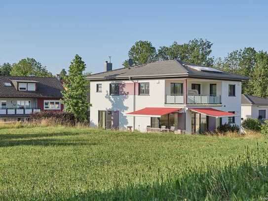 Neuwertiges Einfamilienhaus - Zentral gelegen im Grünen