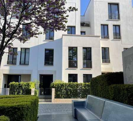 Oase in der Großstadt: elegantes Townhouse zwischen City und Alster.