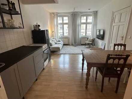 Altbauwohnung in herausragender Lage unweit entfernt vom Rosenthaler Platz