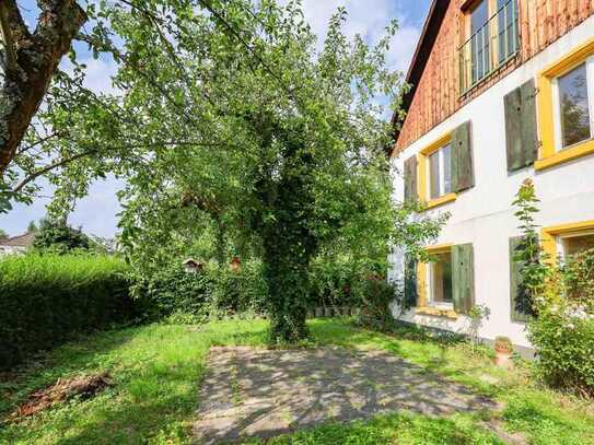 Freistehendes Einfamilienhaus mit viel Potenzial und großzügigem Grundstück in begehrter Lage!!