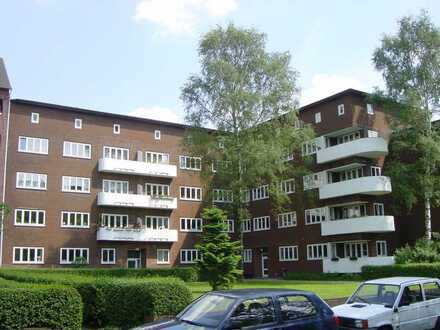 Bezugsfreie Altbauwohnung in Hamburg Ottensen Hohenzollernring 30