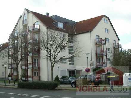 Exklusive, geräumige und sanierte 1-Zimmer-Wohnung mit Balkon und Einbauküche in Maintal