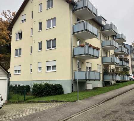 *** BEZUGSFREI: herrliche 4-Zimmer-Dachgeschoß-Maisonettewohnung in guter Wohnlage ***