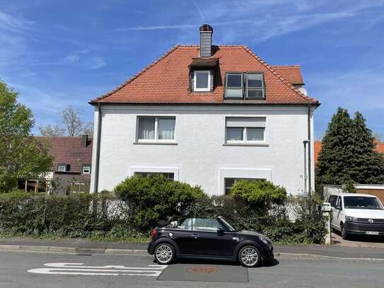 Helle 3,5 Zimmer Whg im 1. OG in schönem 3-Fam. Haus mit Balkon