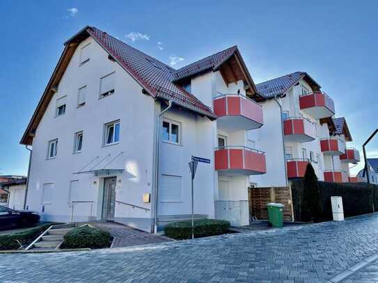 Schön geschnittene 3-Zimmer-Wohnung mit Balkon und EBK in Geisenhausen, 1. OG, Aufzug im Haus