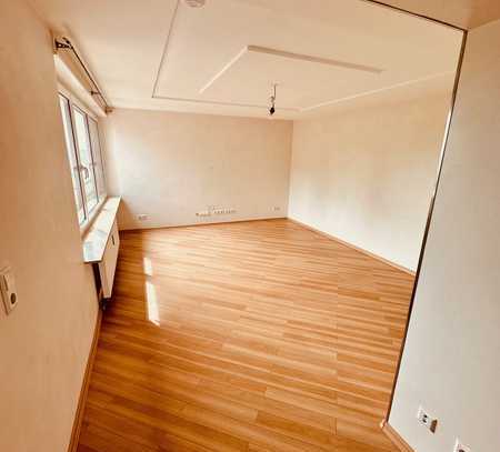 Geschmackvolle 2,5-Zimmer-Penthouse-Wohnung mit lux. Innenausstattung und einzigartigem Ausblick