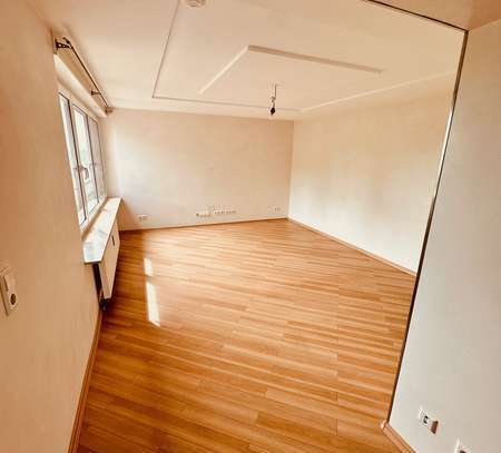 Geschmackvolle 2,5-Zimmer-Penthouse-Wohnung mit lux. Innenausstattung und einzigartigem Ausblick