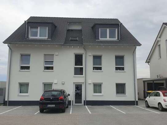 EXKLUSIVE 3 ZKB MAISONETTE WOHNUNG MIT DACHTERRASSE IN RUHIGER FELDRANDLAGE SANDHOFENS