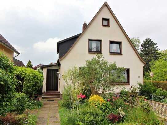 Charmantes, zentrales Einfamilien- oder Ferienhaus mit sonnigem Grundstück, nur ca. 5 km zum Strand