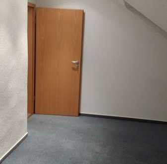 Schöne 2-Zimmer-Dachgeschoßwohnung mit Einbauküche in Bielefeld