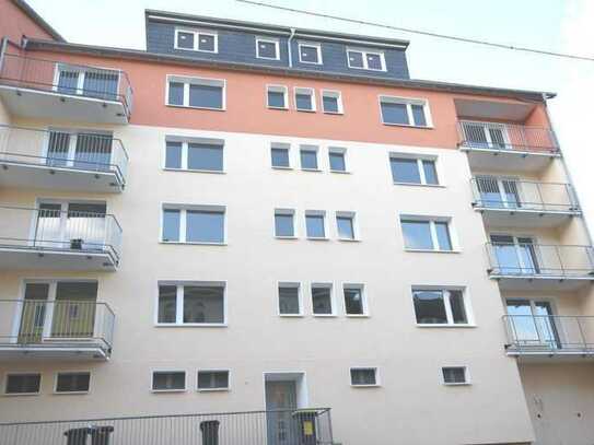 3-Zi DG-Wohnung im kernsanierten MFH in Barmen mit Balkon, Bad mit Badewanne und Dusche!!