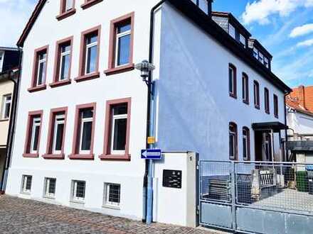 Wohnen am Schloss ! Altstadtflair, Marktplatz und Park gegenüber