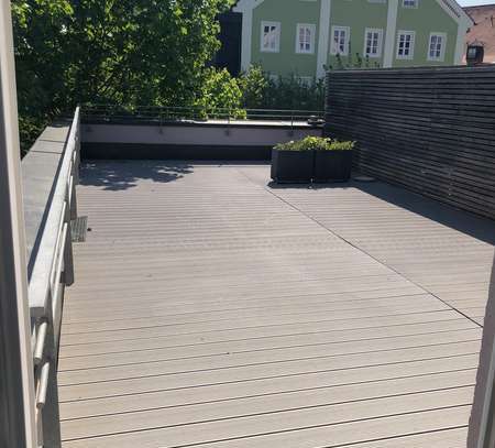 Wunderschöne 3-Zimmer-DG-Wohnung mit großer Dachterrasse Dachauer Altstadt mit Blick auf München