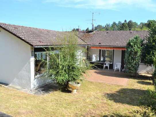 Wertvolles Grundstück am Waldrand mit freistehendem sanierungsbereitem Einfamilienhaus!