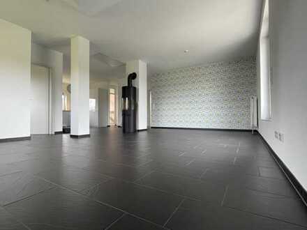 Schöne helle 3-Zimmer Dachgeschosswohnung mit großem Balkon