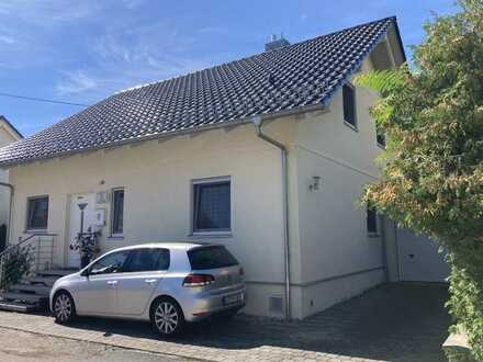 Freundliches und neuwertiges 4-Zimmer-Einfamilienhaus zum Kauf in Gau-Odernheim