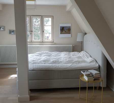 Attic / DG: One room and a bathroom and shared kitchen for one person, close to Potsdam