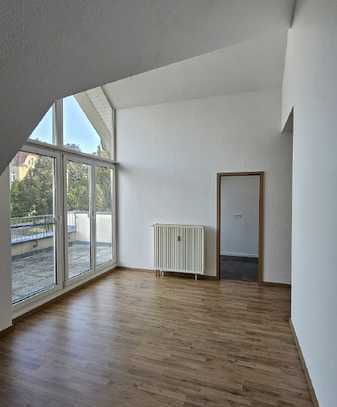 Moderne Dachgeschosswohnung mit Weitblick über 2 Balkone