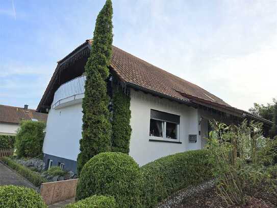 Großzügiges Wohnhaus mit schöner Terrasse und Gartengrundstück in EICH