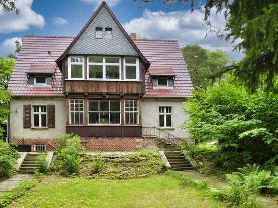 Geschichtsträchtige Land-Villa in Wendisch Rietz am Scharmützelsee mit über 13.800 m² Land