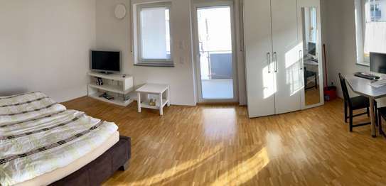 Geräumiges Pendler-Appartment Nähe Audi, EBK, teilmöbliert